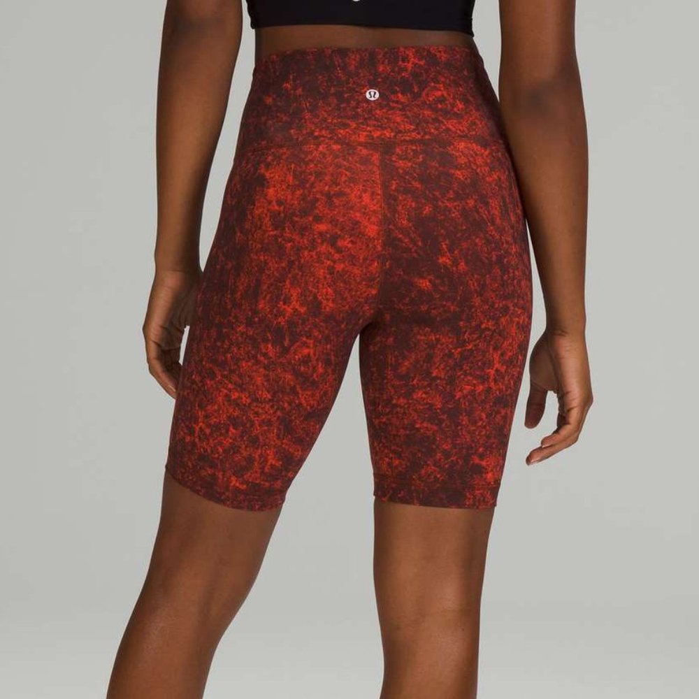 Lululemon Wunder Train High-Rise Short 8" Denim Wash Print Autumn Red Black 14